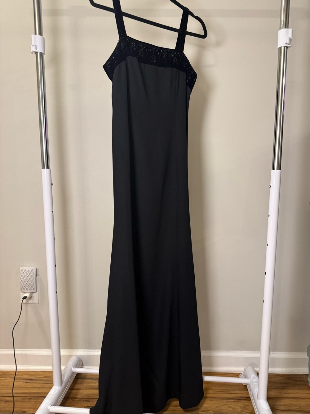 Liz Claiborne Black Evening Gown- Sleek A-Line Silhouette suit